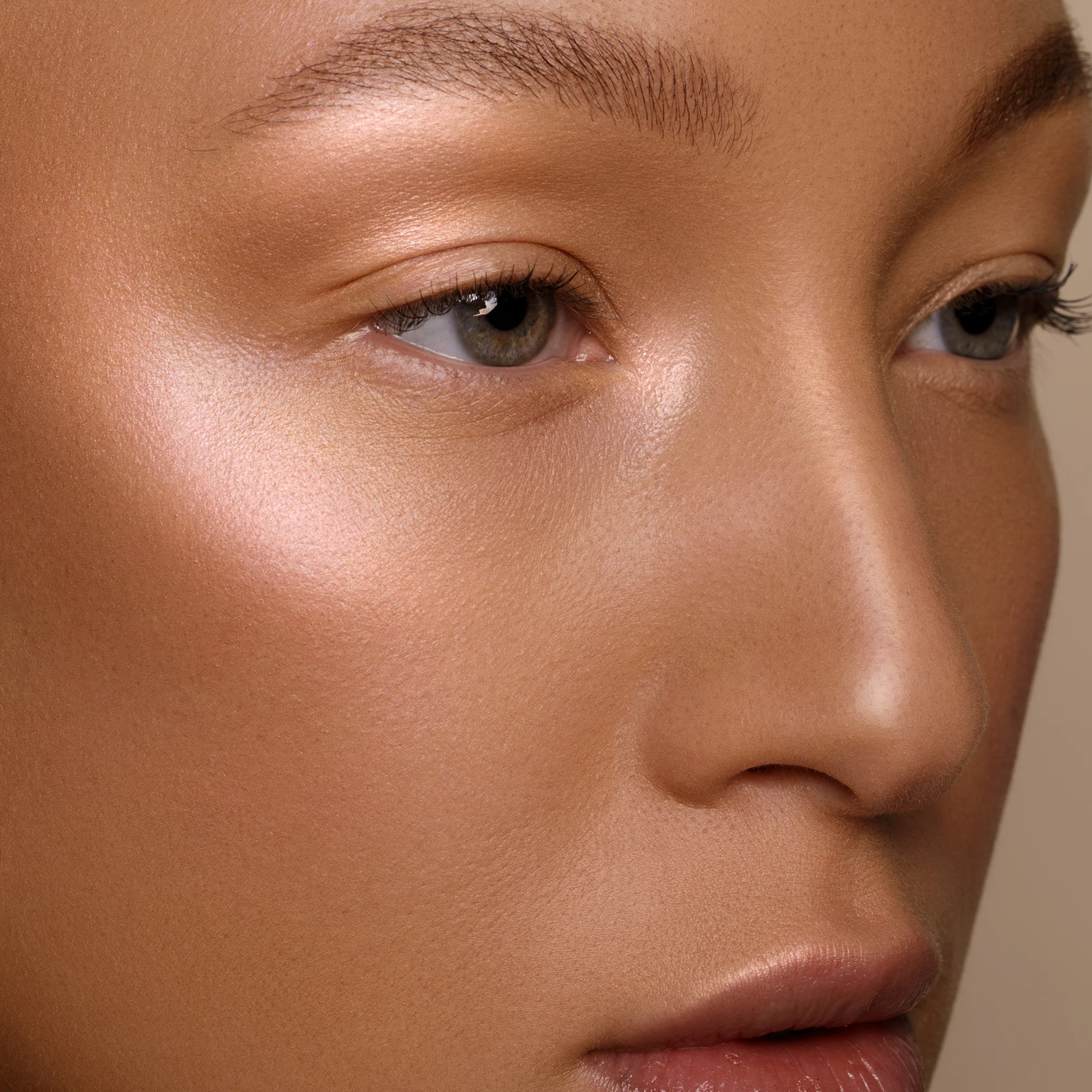 Rare Light Crème Luminizer: Solar Flare - Image 3