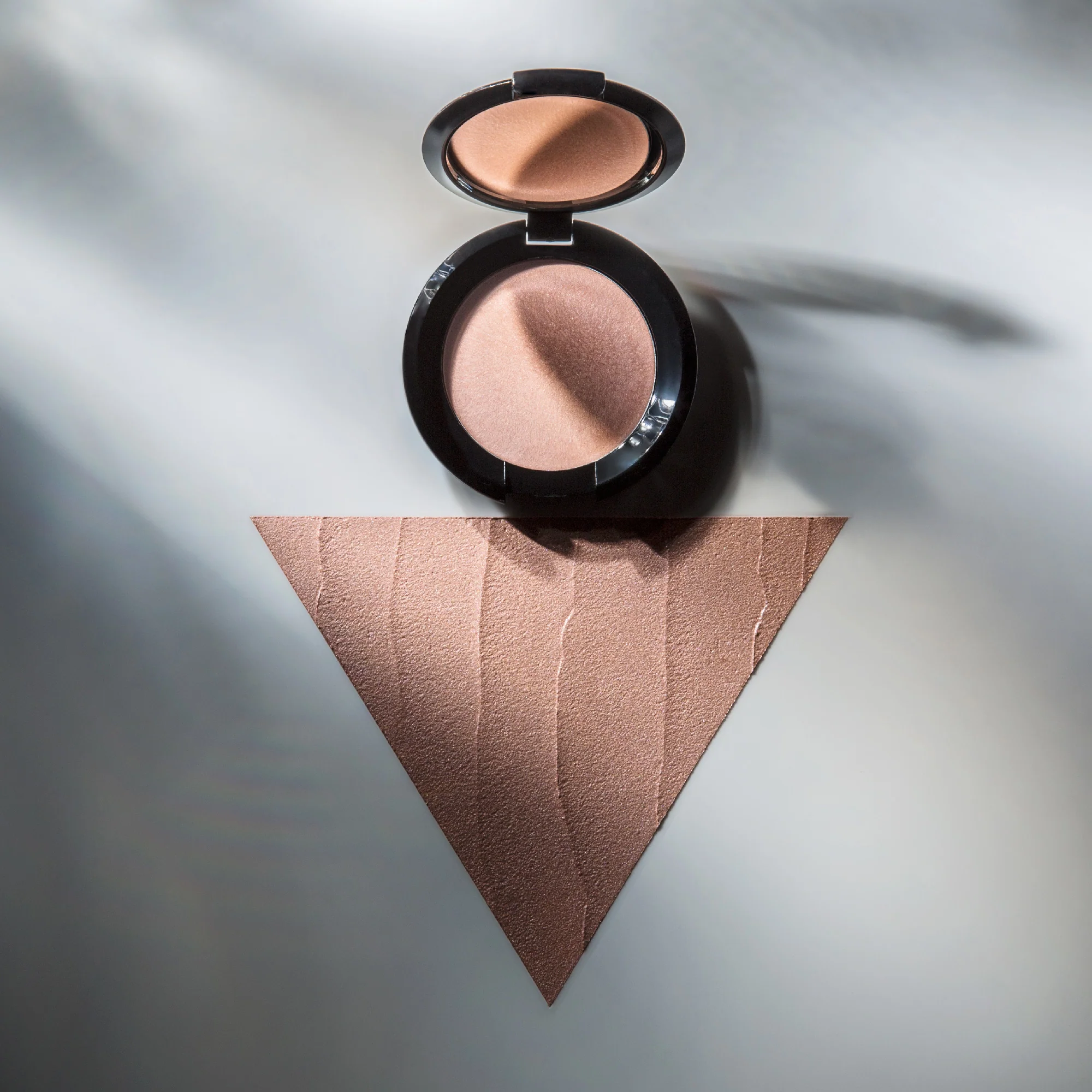 Rare Light Crème Luminizer: Phosphene - Image 7