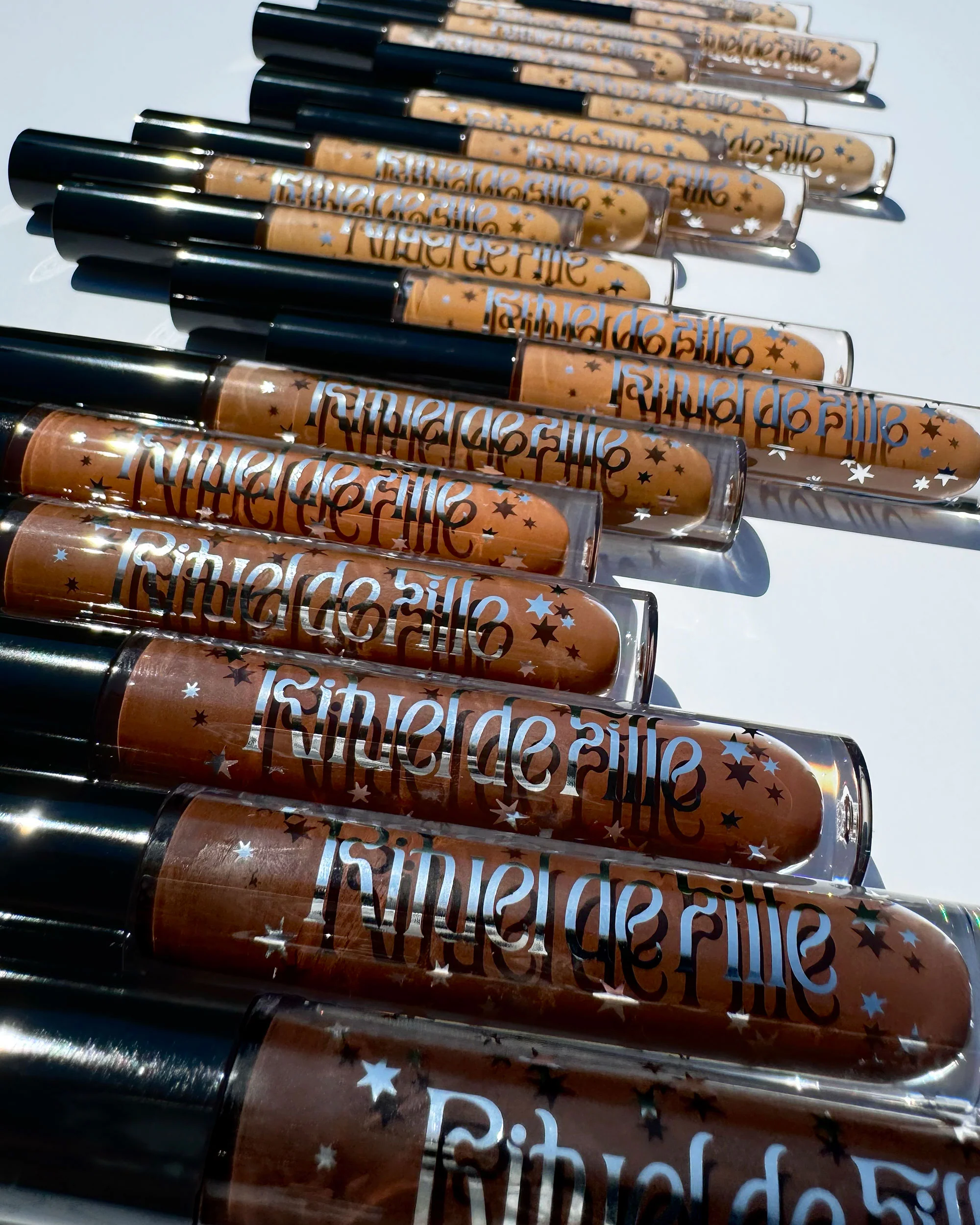 Soft Sorcery Weightless Serum Concealer - Image 42