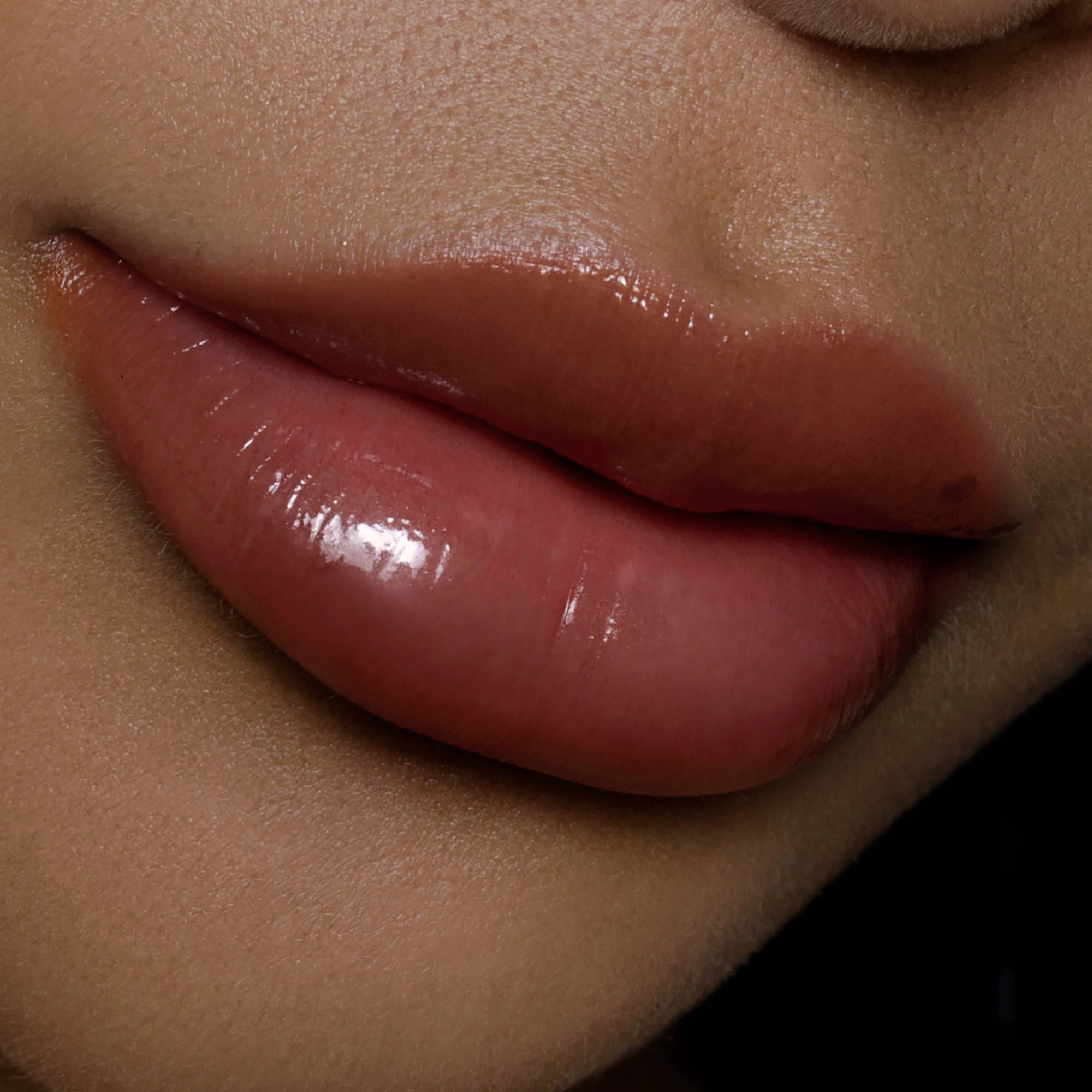 Thorn Bite Peptide Plump Crème Lip Oil: Rose Bite - Image 10