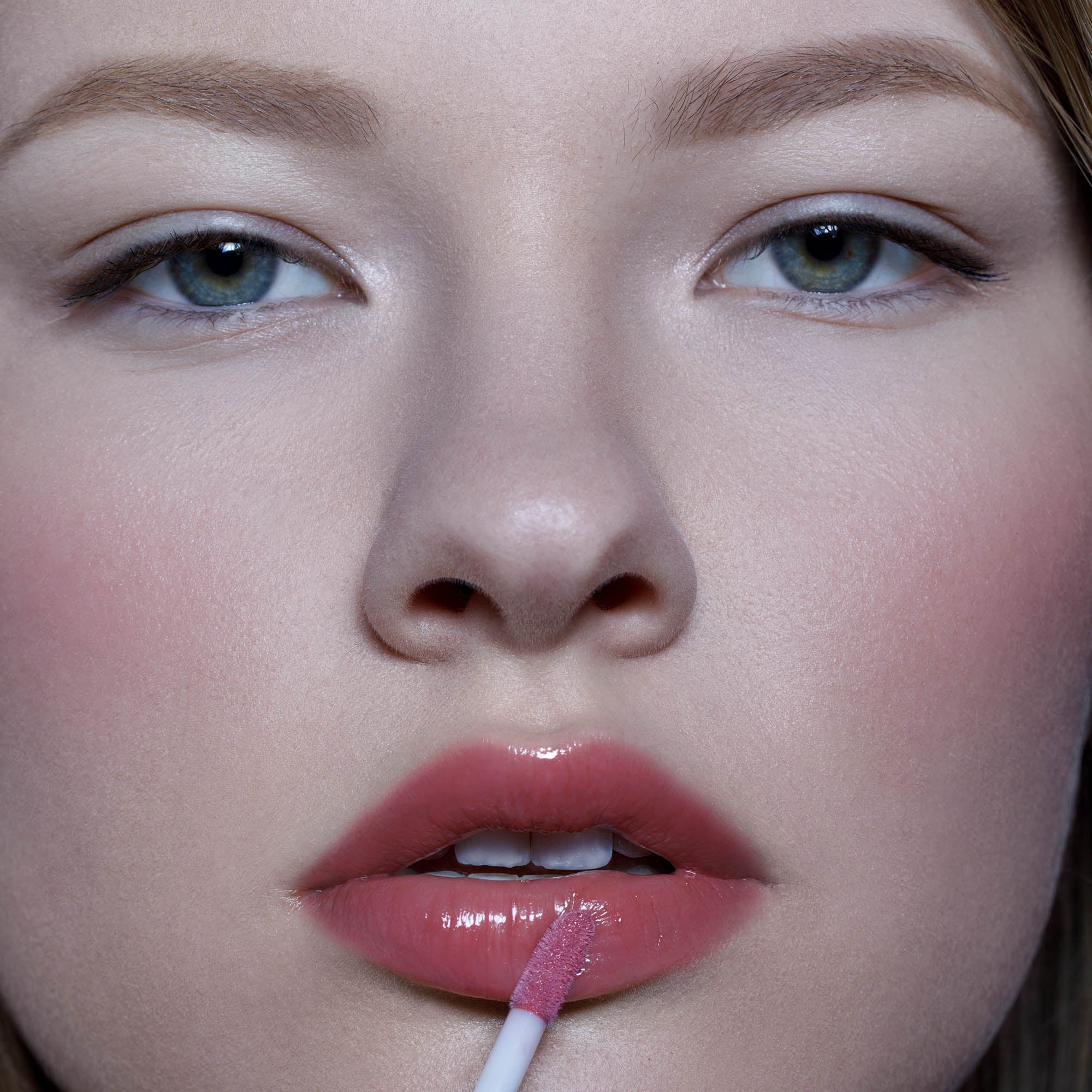 Thorn Bite Peptide Plump Crème Lip Oil: Rose Crush - Image 12