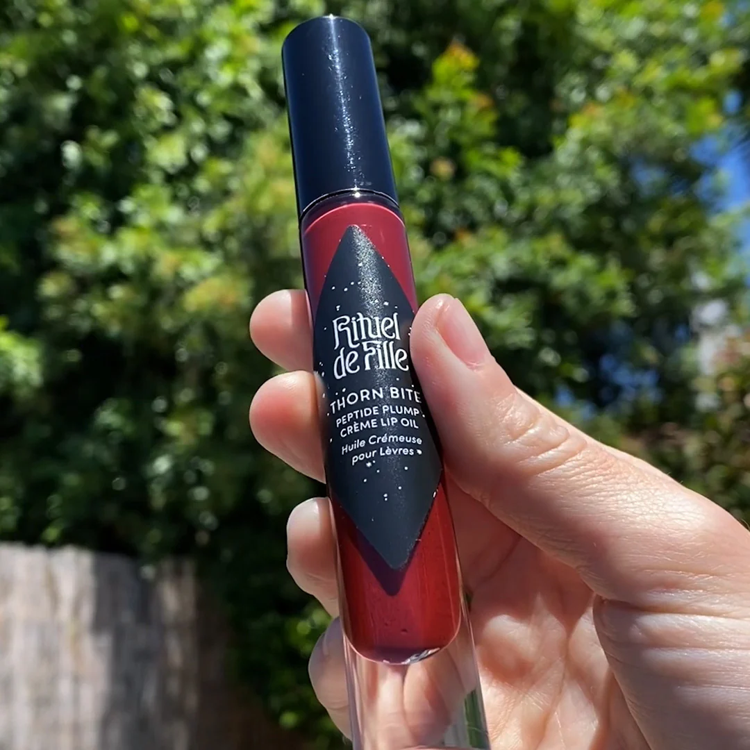 Thorn Bite Peptide Plump Crème Lip Oil: Rose Fruit - Image 5
